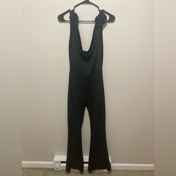 NWT Commense Open Back Black Jumpsuit Size Medium With Rose Accents - Picture 2 of 5